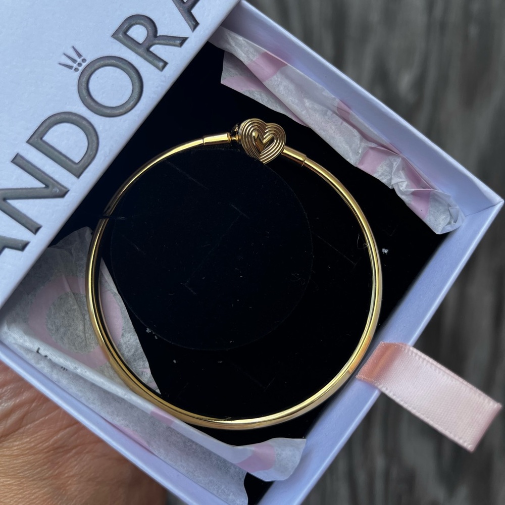 Brand New Pandora radiating heart clasp bangle Bracelet 14k gold plating - Picture 2 of 7